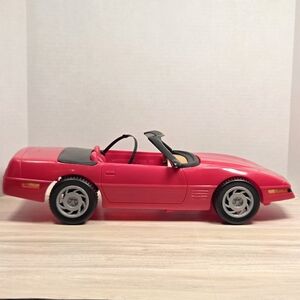vintage Barbie Chevrolet Corvette convertible toy, produced by Mattel 1994